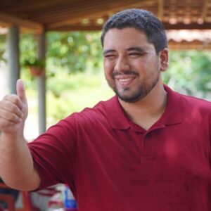 Vinicius Vale isenta de taxas feirantes do Mercado Municipal de Barreirinhas