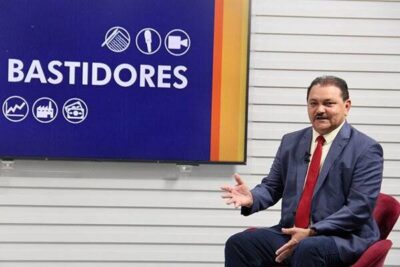 Secretário Rubens Pereira retoma atividades no Palácio dos Leões após internação