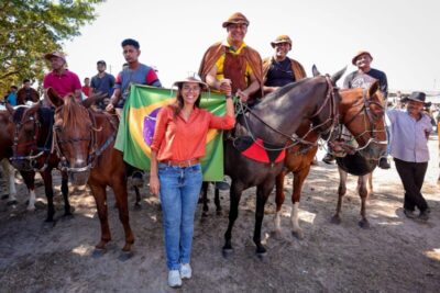 Primeira-dama Dra. Gisele prestigia o Dia do Vaqueiro em Timon
