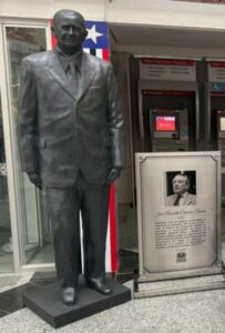 Zé Reinaldo agradece a Mauro Fecury pela ‘grandeza no coração’ em homenagem no Uniceuma