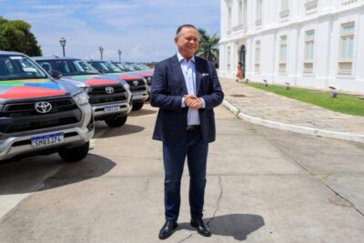 Brandão entrega 18 veículos e renova frota das Unidades Regionais de Saúde