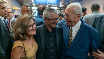 Eudes Barros prestigia homenagem a Sarney e aos 40 anos da redemocratização do Brasil