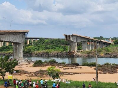 VÍDEOS! Ponte do Estreito desaba neste domingo na divisa do Tocantins com o Maranhão; carretas e carros caem dentro do rio