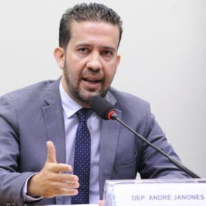 Rachadinha do Janones: em áudio, deputado cobra salário de assessores