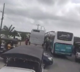 Primeiro feriado com taxação para turistas provoca caos em Santo Amaro; Prefeitura culpa empresários do turismo