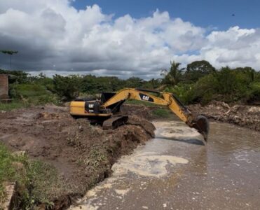 Dr. Julinho atende pedido da comunidade e restaura Canal da Mata em São José de Ribamar