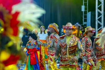 Iracema Vale participa da abertura do Arraial do Ipem e parabeniza governador pelo apoio à cultura