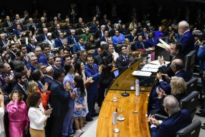 Salário de Lula, de ministros do STF e de deputados e senadores sobe para R$ 46,4 mil a partir de sábado