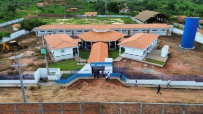 Felipe Camarão cumpre promessa de governo e entrega escola em Esperantinopólis