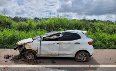Mulher fica gravemente ferida após capotar veículo no Campo de Peris