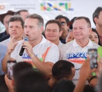 Ao lado de Brandão, Renan Filho promete reconstruir ponte que desabou entre TO e MA