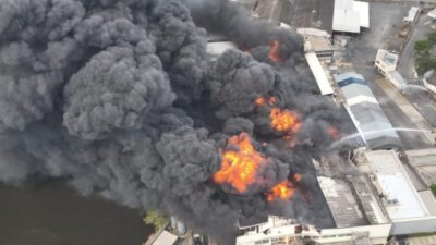 Incêndio atinge fábrica de fantasias de carnaval na zona Norte do Rio