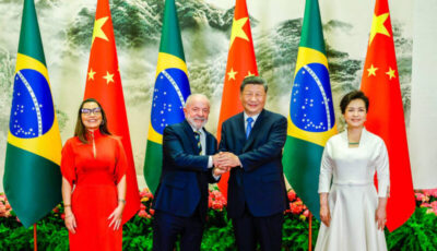 Com o avião lotado de turistas!!! Lula diz a ministros em avião na volta da China que vazamento contra Janja foi ‘inadmissível’ e ‘desleal’