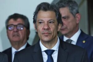 Haddad anuncia pacote fiscal e algumas taxas devem subir para compensar IOF
