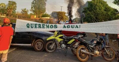Moradores interditam a MA-020, entre Vargem Grande e Nina Rodrigues