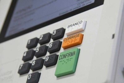 PEC que acaba com a reeleição enfrenta resistência no Senado e pode ter votação adiada