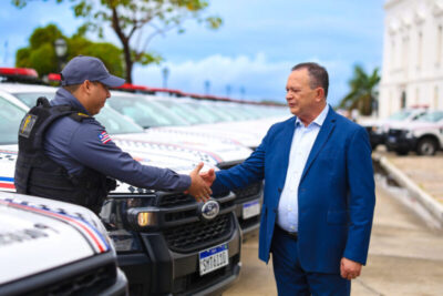 Brandão anuncia reajuste salarial para policiais militares e bombeiros