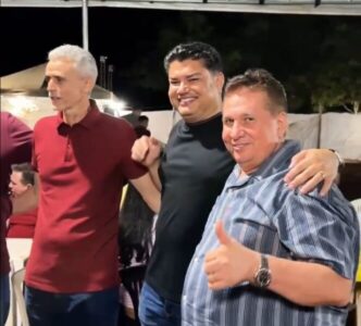 Deputado Ariston prestigia abertura da IV Vaquejada do Parque Manezinho em Sucupira do Norte