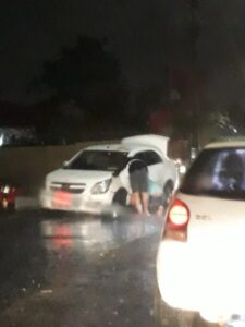 Temporal deixa ruas devastadas em São Luís