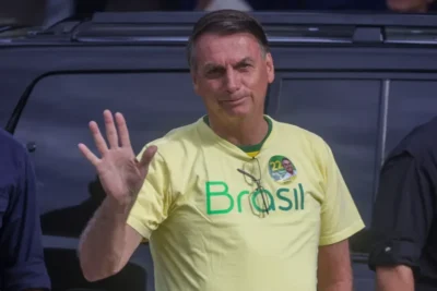 TSE forma maioria para manter inelegibilidade de Bolsonaro