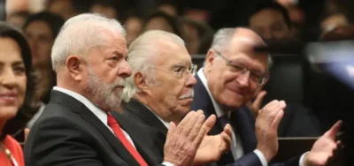 “Lula faz um bom governo e deve ser apoiado”, diz Sarney