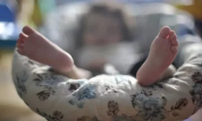Mãe é presa por vender bebê recém-nascido para pagar aluguel e curso de confeitaria