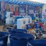 Fernanda Gonçalo confraterniza com trabalhador de Bacabeira no seu dia