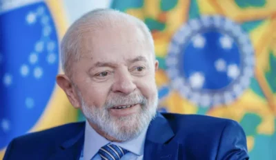 Lula acorda e está consciente após passar por cirurgia
