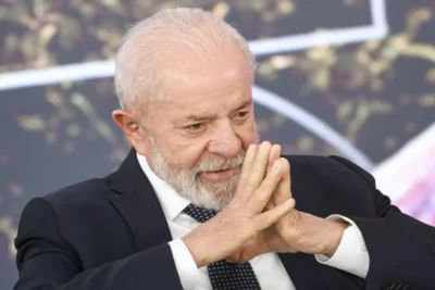 Lula publica MP para proibir tributação do PIX e taxas extras em pagamentos