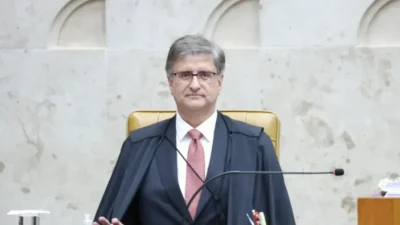PGR orienta Moraes a barrar ida de Bolsonaro aos EUA para posse de Trump