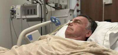 Bolsonaro apresenta piora clínica e permanece internado na UTI de hospital em Brasília
