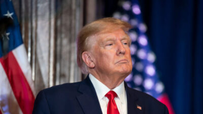 Ao contrário do Brasil!!! Trump concede perdão a 1.500 por invasão ao Capitólio
