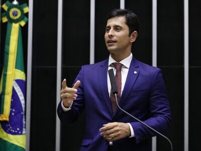 Duarte Jr. lança livro sobre direitos das pessoas com T21 e reforça luta pela inclusão
