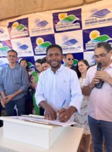Com emenda do Deputado JP, Gov. Edison Lobão recebe 2km de pavimentação asfáltica