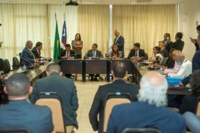 CCJ aprova parecer favorável a pedidos de licença do governador e do vice-governador para o ano de 2023