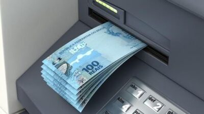 28/04: Prefeito Rigo Teles paga dentro do mês salário de Abril e antecipada 50% do 13º aos profissionais da educação