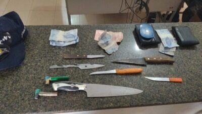 Casa abandonada em Itapecuru está servindo de abrigo para usuários de drogas.