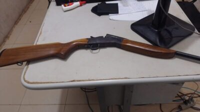 Homem é preso por agredir a esposa e se trancar armado em um quarto com o filho em Itapecuru Mirim/MA