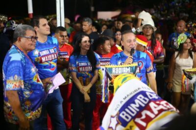 No som das matracas, Prefeito Fred Campos batiza o Boi da Maioba em uma noite pra ficar na história