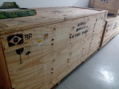 UPA de Timon sem raio-x enquanto máquina nova está parada no corredor