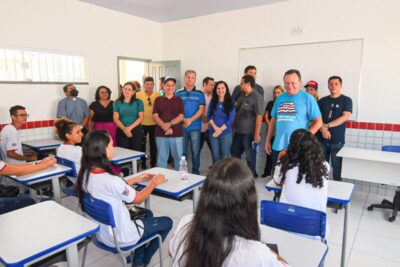 GOVERNO REALIZA MUTIRÃO DE SAÚDE, ENTREGA ESCOLA DIGNA E VISTORIA PAVIMENTAÇÃO DE VIAS EM SANTO AMARO