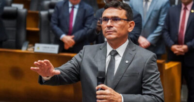 Pastor Enos Costa Ferreira toma posse como deputado estadual