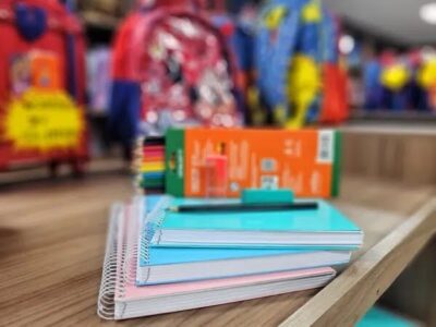 Procon identifica variação de mais de 300% nos preços de materiais escolares em São Luís
