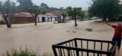 40 milímetros: Forte chuva alaga ruas, enxurrada invade casas e mulher passa mal em Barra do Corda