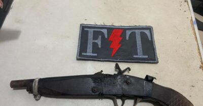 Policia Militar recebe denuncia anônima referente à presença de armas e de indivíduos de São Luís e que estavam escondidos em uma casa em Entroncamento.