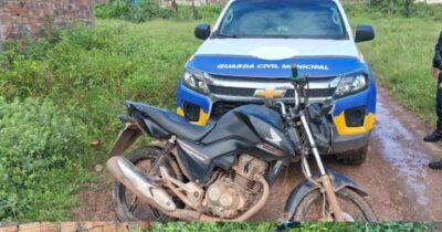 Itapecuru-Mirim/MA: Guarda Municipal de Itapecuru Mirim recupera moto que estava abandonada em uma construção no Roseana Sarney.