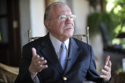 Ex-presidente Sarney recebe alta após diagnóstico de Covid-19 aos 94 anos