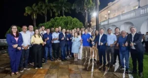 Ausência de prefeitos do PL marca eleição de Roberto Costa na Famem