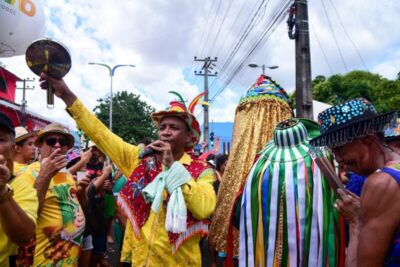 Multidão e grupos de bumba-meu-boi celebram tradição em homenagem a São Marçal