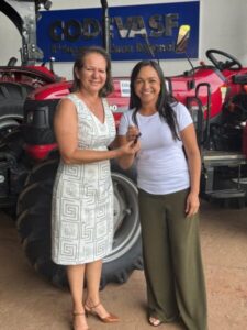 Buriti Bravo recebe novo trator agrícola como presente pelos 94 anos do município